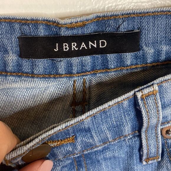 J Brand-Distressed Boyfriend Shorts-Euphoria- medium wash- Size 29 (US 8) - Picture 6 of 11
